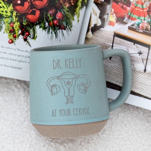 Taza de café personalizada grabada con el nombre del médico, regalos personalizados de agradecimiento para ginecólogos y obstetras, regalos de Navidad y Acción de Gracias JD