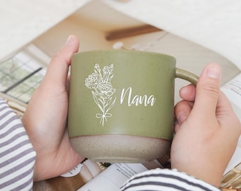 Custom Coffee Birth Flower Mug, Personalized Mug for Mom Family Gift, Gift for Dad Mug Engraved Mothers Day Gift Christmas Gifts for Her ZT