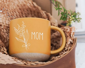 Custom Coffee Birth Flower Mug, Personalized Mug for Mom Family Gift, Gift for Dad Mug Engraved Mothers Day Gift Christmas Gifts for Her ZT