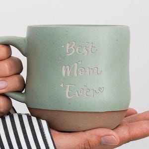 Große gravierte Kaffeetasse, beste Mutter aller Zeiten, glücklicher Muttertag Geschenkideen, Keramiktasse Familiengeschenk, Keramiktasse, Geschenk für Mama Geschenke für sie PD