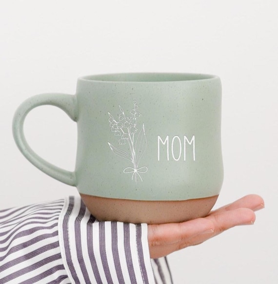 Large Engraved Coffee Mug Birth Flower Mug,Personalized Mom Mug Family Gift,Custom Christmas Mug for Mom Engraved Gift for Mom Gift Ideas PD