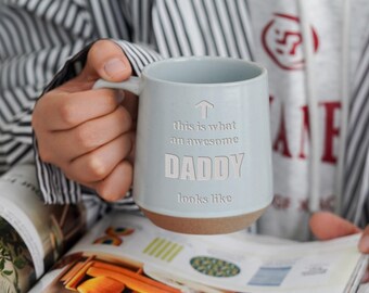 Engraved This Is What an Awesome Daddy Looks like Mug,Fathers Day Gift from Kids,Gifts for Men,Dad Coffee Mug,Gift for Dad Birthday Gift JD
