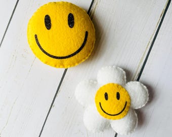 Felt Smiley Face & Daisy Magnets Set, Cute Locker Magnets, Handmade Felt Magnets, Cheerful Decor, Classroom Office Magnet Set, Gift Idea