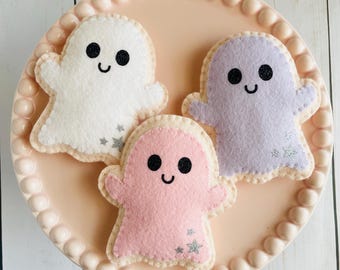 Halloween Felt Ghost Cookies Set of 3, Montessori Pretend Play Food, Felt Halloween Toy, Play Kitchen Decor, Halloween Basket Filler