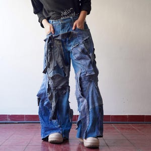 32 "Taille Y2K Upcycled Patchwork Jeans - zerrissene Hose mit weitem Bein Handmade Patch Denim Hose Grunge Festival