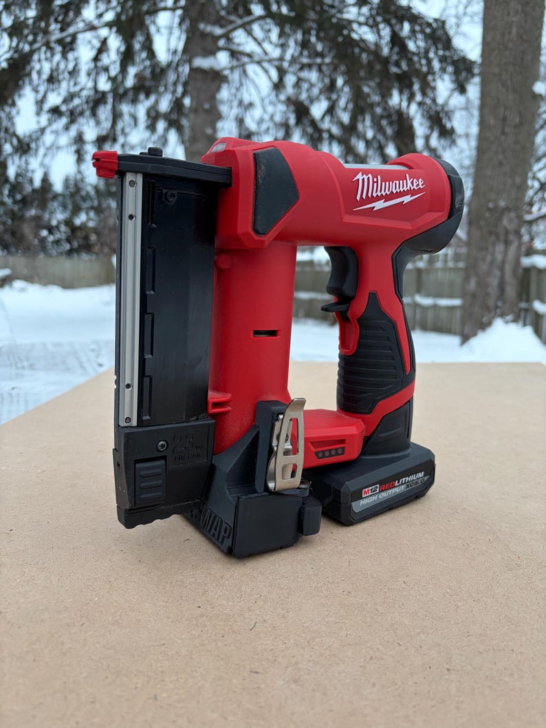 NAILSWAP Ersatz Nagelhalter für Milwaukee M12 23 Ga. Stift Nagler Bild 1