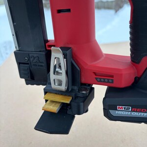NAILSWAP Ersatz Nagelhalter für Milwaukee M12 23 Ga. Stift Nagler Bild 2