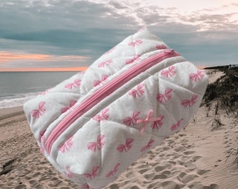 Pink bows quilted makeup bags