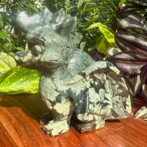 Green Jade Dragon Carving - Home Decor - Crystal Carving - Natural Stone