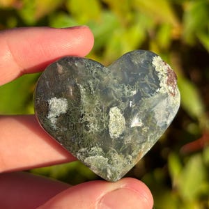 Moss Agate Heart Carving - Polished Natural Stone - Crystal Home Decor -