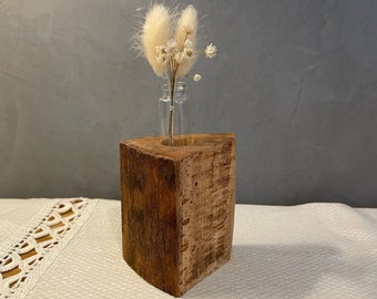 Handcrafted wooden vase made of oak wood