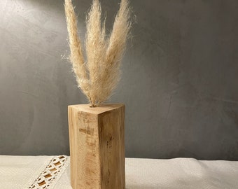 Handcrafted wooden vase made of oak