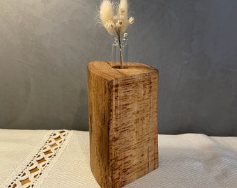 Handcrafted wooden vase made of oak wood