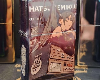 初音ミク カセットテープ カセットプレーヤー セット 初音ミク」のカセットテープチャームがガシャポンに登場！レトロな