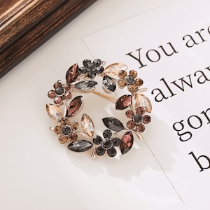 Garland Brooch Crystal Rhinestone Elegant Breast Studded Diamond Olive Branch Wreath Pin Cute Jewelry Gift For Her Birthday
