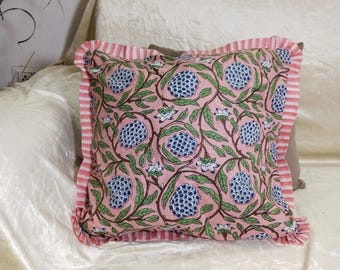 Katoenen kussenhoes met handblokbedrukking en ruches – Boho & Cottage Home Decor