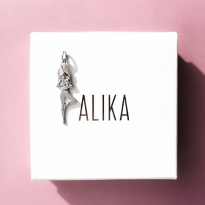 COLLAR DE YOGA, Postura de Yoga, El Yogui, Plata de Ley, Hecho a Mano, Hermoso dije de Yoga, Yogui hecho a mano, Colgante de Yoga de Plata, Amante del Yoga