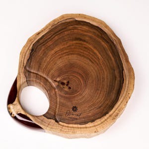 Walnut BBQ Serving Board with Epoxy Resin Handle – Handmade Rustic Charcuterie & Grilling Platter