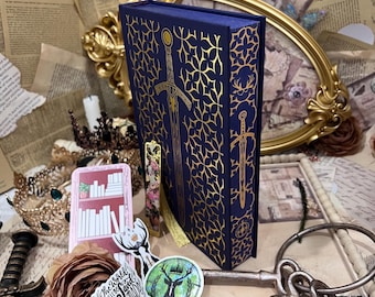 Throne of Glass | Collector’s Edition | Sarah J. Maas | Painted Edges | Bookish Stickers and Bookmark included |