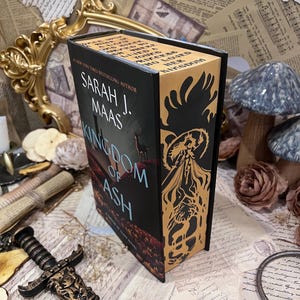 Kingdom of Ash | Sarah J. Maas | Sprayed Edges | Bookish Stickers