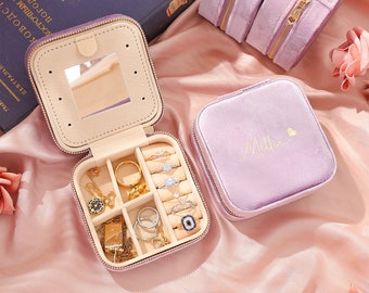 Gepersonaliseerde naam Velvet Travel Jewelry Case, Bruidsmeisje Sieraden Doos, Gepersonaliseerde Bruidsmeisje Bruiloft Gunsten, Gepersonaliseerd cadeau voor haar