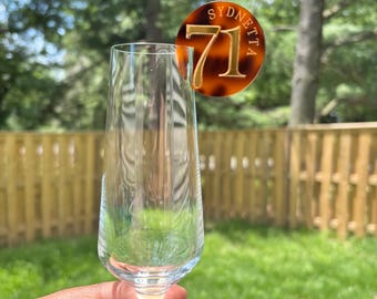 Etiquetas elegantes para bebidas con diseño de carey: dijes para bebidas con diseño de carey, ideales para fiestas, celebraciones y eventos.