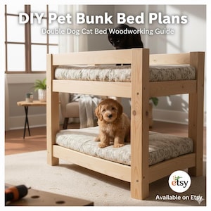 Puede incluir: Una litera de madera clara para mascotas, con dos niveles y cojines estampados. Un perro pequeño, de color marrón claro, está sentado en el nivel inferior, mientras que un gato negro está en el nivel superior. El texto "DIY Pet Bunk Bed Plans" está en la parte superior.