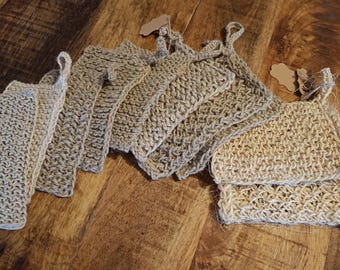 Éponge tricotée main en matière végétale rustique et authentique