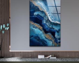 Arte murale in vetro di agata blu: design astratto ispirato all'oceano con accenti dorati su vetro temperato, stampa verticale di lusso per spazi moderni