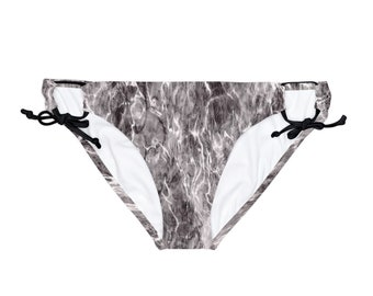 Mossy Oak Elements - Bas de bikini camouflage à passants aqua Manta avec liens sur les côtés