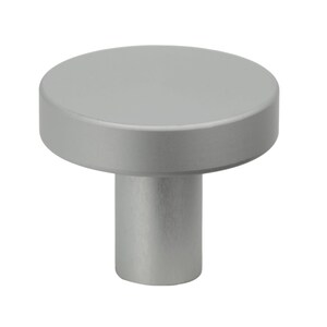 Elegante pomo redondo para muebles de aluminio plateado, 3 cm: un tirador clásico para armarios y cajones de estilo nórdico.