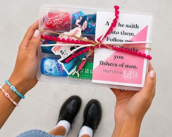 Paquete de ayuda Paquete de misión Caja misionera Regalo de aliento Pescadores Caja de refrigerios con temática de hombres Hermana mayor Apoyo a la misión Artículo sorpresa Fe