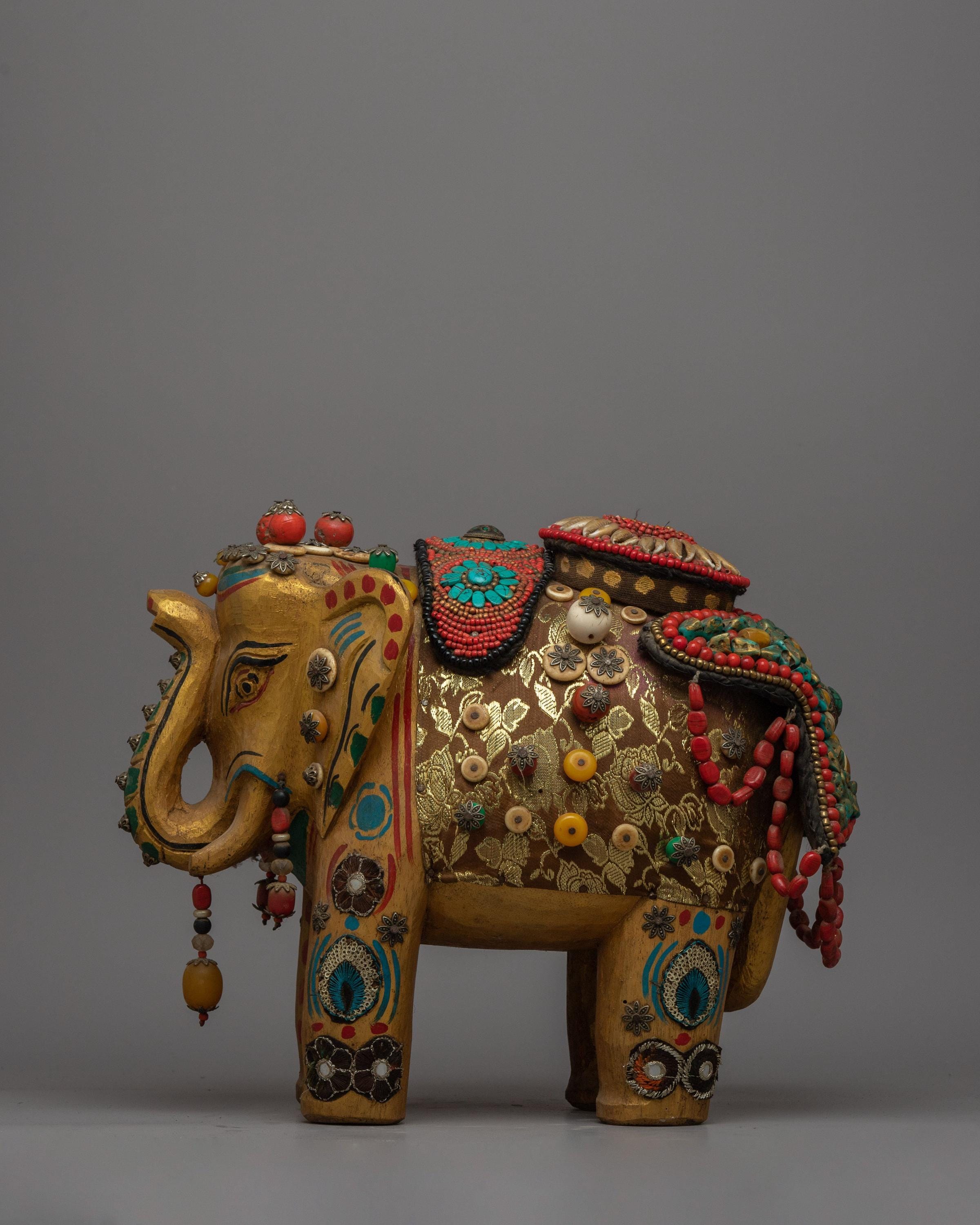 象の木彫像 | 知恵と強さを象徴する職人の彫刻 - Etsy 日本