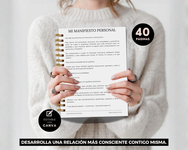 May include: A spiral-bound notebook with gold-colored metal rings, held by a person. The notebook's cover reads "MI MANIFIESTO PERSONAL" in Spanish. The notebook has 40 pages and is editable with Canva. The bottom text reads "DESARROLLA UNA RELACI&Oacute;N M&Aacute;S CONSCIENTE CONTIGO MISMA."