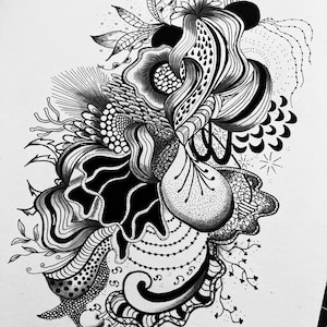 Illustration florale unique dessinée à la main, noir et blanc.
