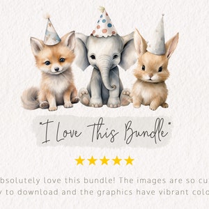 Op de afbeelding: Een digitale illustratie van een vos, een olifant en een konijn die feestmutsen dragen. De dieren zitten in een rij en kijken naar de kijker. De tekst "I Love This Bundle" staat onder de dieren. Vijf gele sterren staan onder de tekst. De tekst "I absolutely love this bundle! The images are so cute, easy to download and the graphics have vibrant colours" staat onder de sterren.