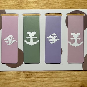 Fish Extender Gift, Disney Cruise Magnetic Bookmark with Playful Design