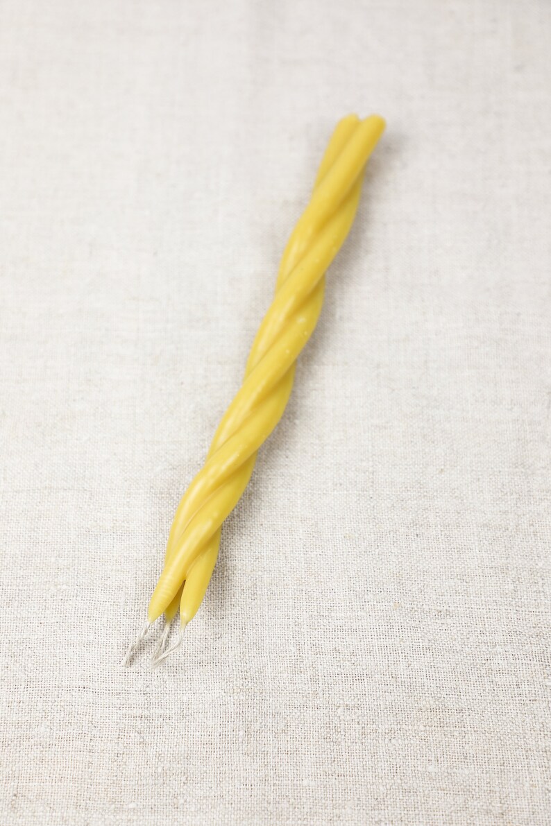 UGNEatelier LUMINA Beeswax Swirl Candle