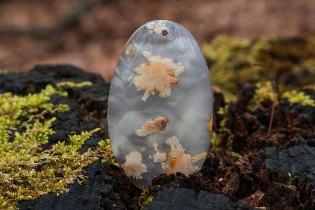 Semi-translucent Agate Features Cloud-like Inclusions of Amber and ...
