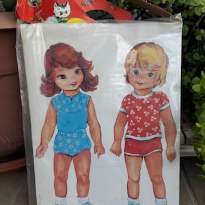 Vintage 1970s Paper Dress Up Dolls, Still in Packaging (Open) - 1970s Fashion Toy Made in Belgium - Collectible