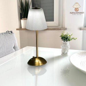 Cordless White Table Lamp, Modern Living Room Desk Lamp, Nightstand Bar Light For Couple Dinner, Room Decor Night Light