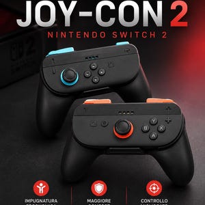Peut inclure: Deux manettes Joy-Con 2 noires pour Nintendo Switch 2, avec des touches bleues et oranges. Les manettes ont des boutons et des joysticks, avec le texte "GRIP PER JOY-CON 2 NINTENDO SWITCH 2". L'image contient aussi du texte en italien.