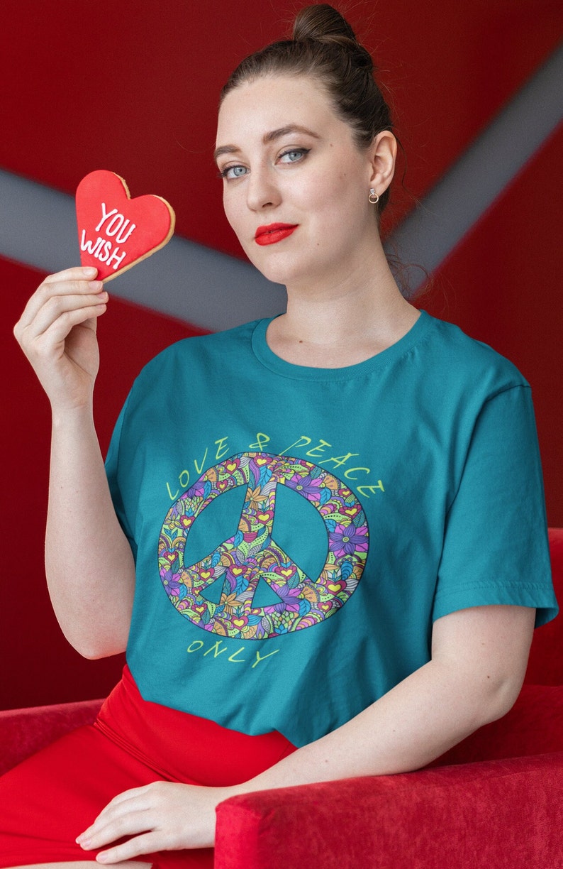 Love & Peace T-shirt Premium Unisex Round Neck Women Ladies T-shirt ...