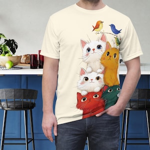 Camiseta unisex con 2 gatitos apilados, regalo para amantes de los gatos, camiseta con gatito de dibujos animados, camiseta gráfica de animales divertidos, camiseta artística con pájaros caprichosos