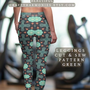 Op de afbeelding: Een naai-patroon voor leggings in groen, zwart en oranje. Het patroon heeft een geometrisch ontwerp met een bloemenmotief. Het patroon heet "Groen".