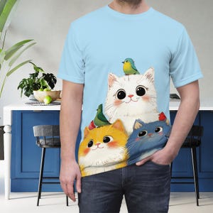 Camiseta unisex con gatitos apilados, regalo para amantes de los gatos, camiseta con gatito de dibujos animados, camiseta gráfica de animales divertidos, camiseta artística con pájaros caprichosos