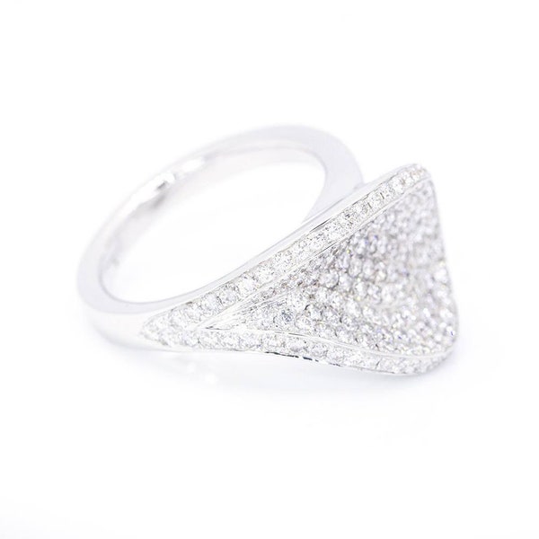 Paveè Diamond Ring