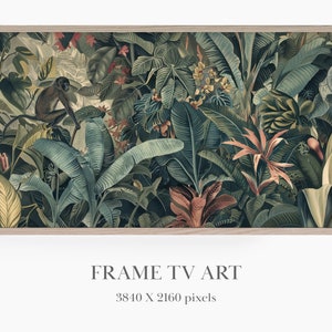 Puede incluir: Una impresión enmarcada de una escena de selva con exuberante follaje verde oscuro, flores vibrantes de color rosa y amarillo, y un mono sentado en una rama. La impresión es de 3840 x 2160 píxeles.