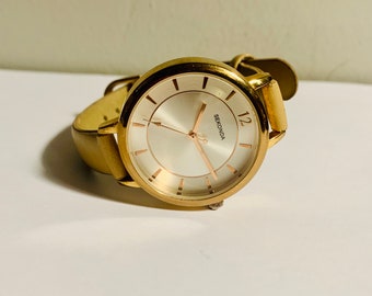 Orologio da donna Sekonda vintage! Design britannico con un movimento giapponese! Abbigliamento estremamente confortevole. Ottime condizioni! Funzionando con la nuova batteria