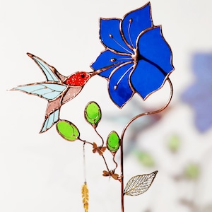 Bright glass bird with flower suncatcher, Hummingbird gift, Handmade desk accessories, Bird ornament on stand, Floral stained glass decor